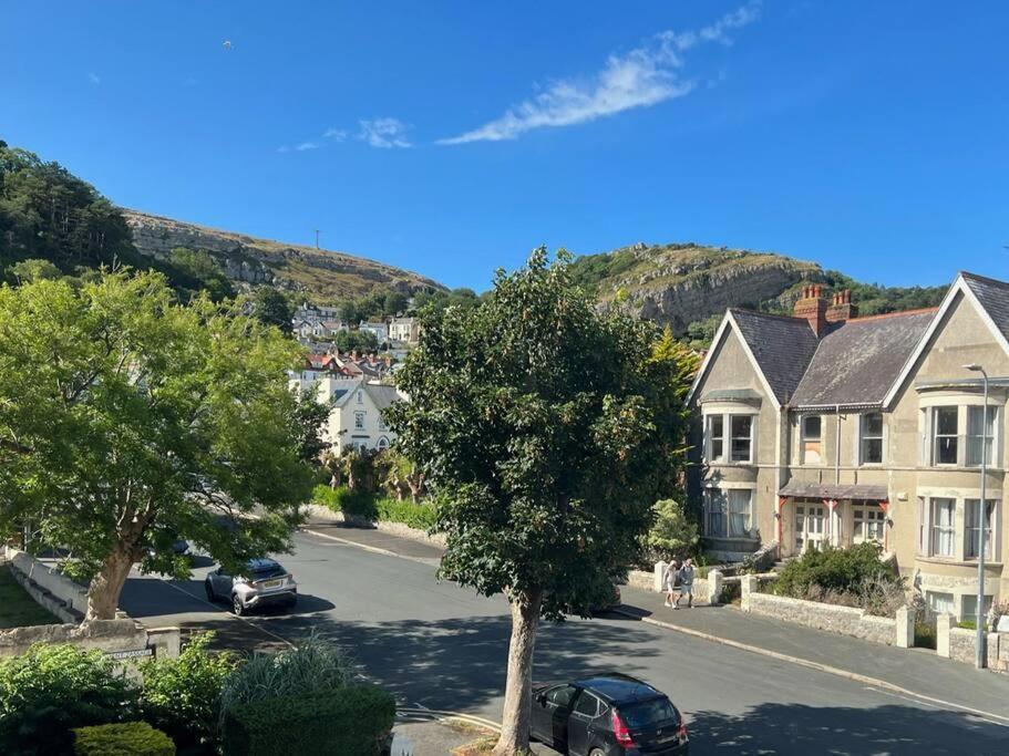Private Parking, Central Llandudno, King Bed With Ensuite At Clement Lodge 外观 照片